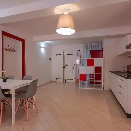 A Un Passo Da Lucio * Bologne